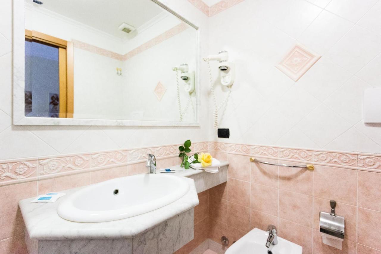 Hotel Suite Caesar Rome Luaran gambar